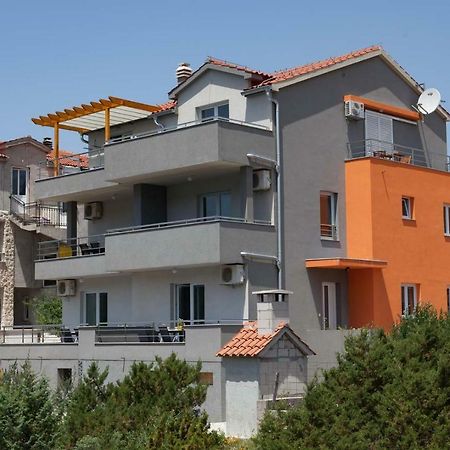 Apartments Timbar Grebastica Bagian luar foto