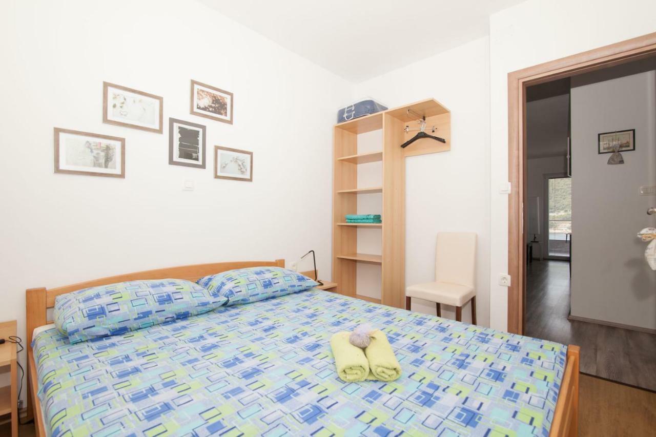 Apartments Timbar Grebastica Bagian luar foto