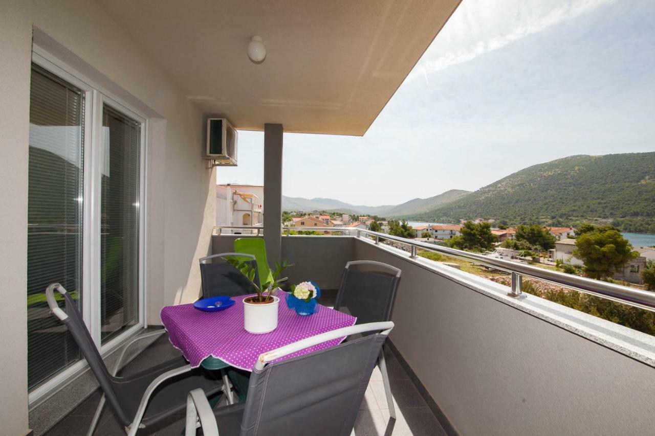 Apartments Timbar Grebastica Bagian luar foto