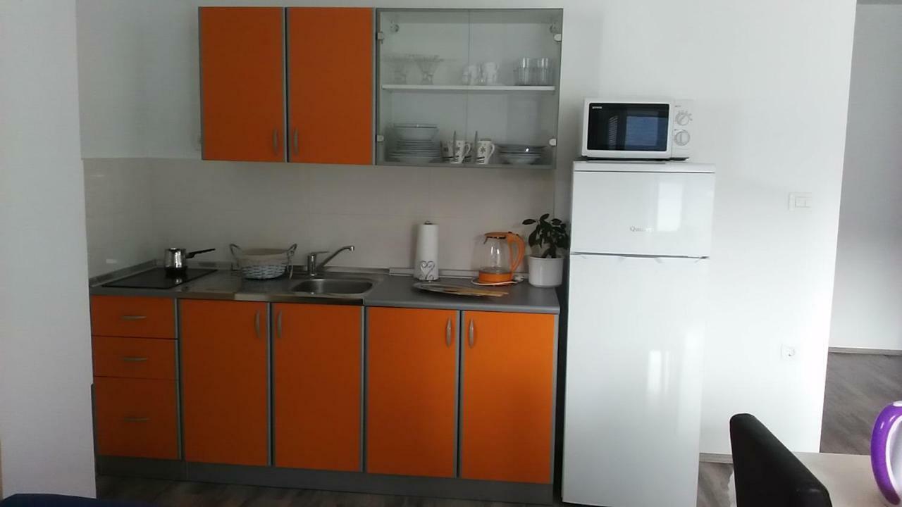 Apartments Timbar Grebastica Bagian luar foto